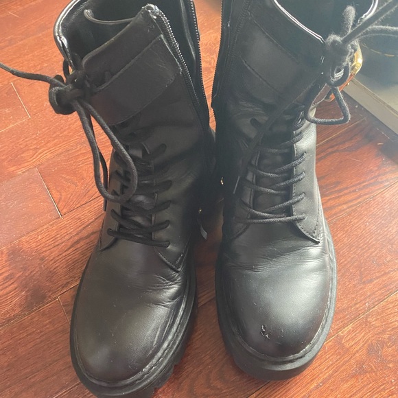 Zara boots - Picture 1 of 3